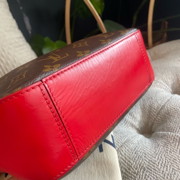 Price is FIrM*Louis Vuitton Saintonge - Picture 4 of 16